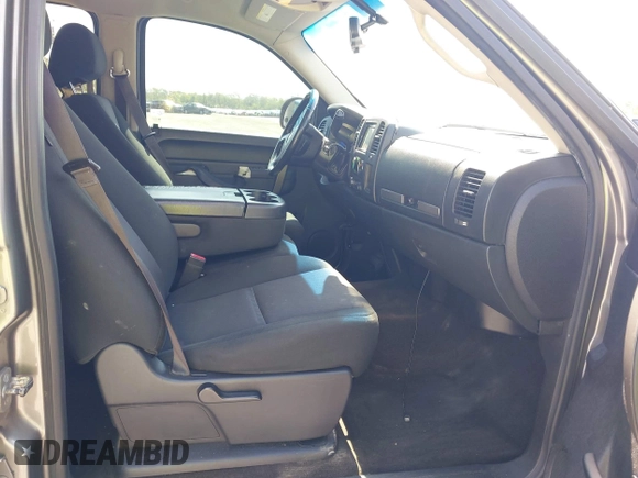 2013 Chevrolet Silverado 1500 LT with VIN 3GCPCSE01DG206827, listed as a IAAI auction lot 41976945 with 213,940 mi miles and . Bid and sale history available at DreamBid. Image 5.