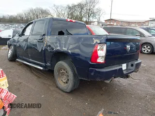 2016 Ram 1500 Express z VIN 3C6RR6KT1GG228318, wystawiony jako IAAI lot #41380007 z przebiegiem 140 209 mil mil oraz . Historia ofert i sprzedaży dostępna na DreamBid. Obrazek 3.