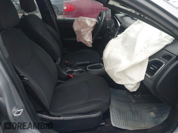 2014 Chrysler 200 LX z VIN 1C3CCBAB3EN207979, wystawiony jako IAAI lot #40997988 z przebiegiem 120 198 mil mil oraz . Historia ofert i sprzedaży dostępna na DreamBid. Obrazek 5.