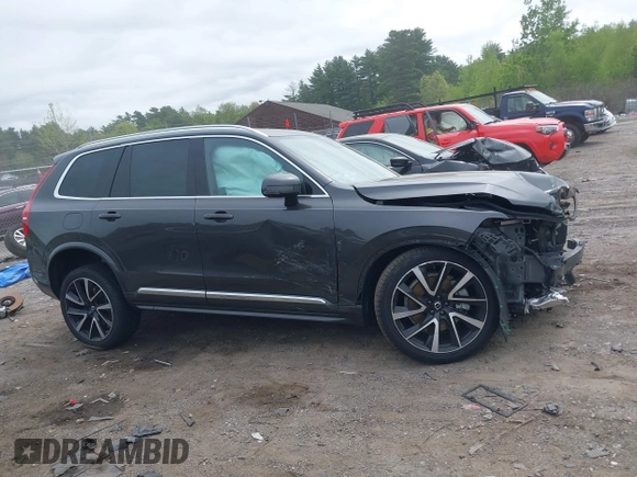 2024 Volvo XC90 Plus Bright Theme z VIN YV4L12PE1R1234921, wystawiony jako IAAI lot #42255873 z przebiegiem 22 994 mil mil oraz . Historia ofert i sprzedaży dostępna na DreamBid. Obrazek 14.