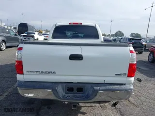 2005 Toyota Tundra SR5 with VIN 5TBET34115S469628, listed as a IAAI auction lot 40945137 with 1 mi miles. Bid and sale history available at carsss.com. Image 15.