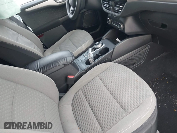 2020 Ford Escape SE z VIN 1FMCU9G64LUA05145, wystawiony jako IAAI lot #41250260 z przebiegiem 60 554 mil mil oraz . Historia ofert i sprzedaży dostępna na DreamBid. Obrazek 5.