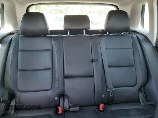 2012 Volkswagen Tiguan SE z VIN WVGAV7AX6CW543053, wystawiony jako Copart lot #53160825 z przebiegiem 167 185 mil mil oraz Szkody całkowita. Historia ofert i sprzedaży dostępna na DreamBid. Obrazek 10.