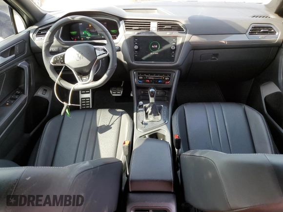 2022 Volkswagen Tiguan SE R-Line Black with VIN 3VVCB7AX6NM081880, listed as a Copart auction lot 54102735 with 52,010 mi miles and Salvage Title. Bid and sale history available at DreamBid. Image 8.