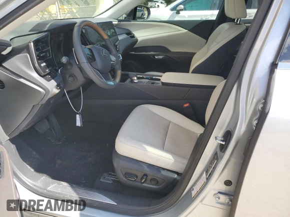 2024 Lexus RX with VIN 2T2BAMBA1RC028911, listed as a Copart auction lot 75608394 with 8,362 mi miles and Salvage Title. Bid and sale history available at carsss.com. Image 7.