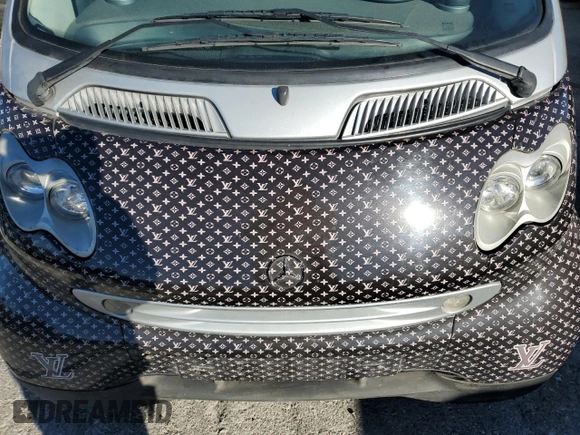 2006 Smart fortwo with VIN WME4503321J285051, listed as a Copart auction lot 88683835 with 94,663 mi miles and Clean title. Bid and sale history available at DreamBid. Image 11.
