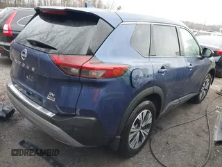 2023 Nissan Rogue SV z VIN JN8BT3BAXPW420562, wystawiony jako IAAI lot #41411007 z przebiegiem 11 608 mil mil oraz . Historia ofert i sprzedaży dostępna na DreamBid. Obrazek 4.