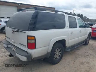 2005 Chevrolet Suburban LT z VIN 3GNEC16Z05G221875, wystawiony jako IAAI lot #41723132 z przebiegiem 253 542 mil mil oraz . Historia ofert i sprzedaży dostępna na DreamBid. Obrazek 4.