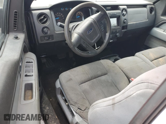 2013 Ford F-150 XL z VIN 1FTFX1CF4DFC79662, wystawiony jako Copart lot #66932925 z przebiegiem Nie podano mil oraz Czysty tytuł • Clean title. Historia ofert i sprzedaży dostępna na DreamBid. Obrazek 8.
