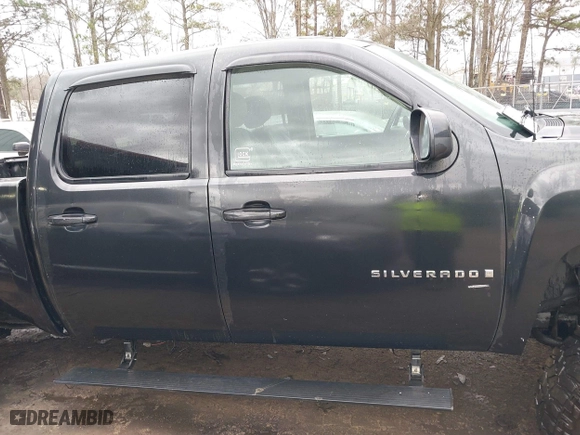 2009 Chevrolet Silverado 1500 LTZ with VIN 3GCEK33309G212297, listed as a IAAI auction lot 41716572 with 158,451 mi miles. Bid and sale history available at carsss.com. Image 13.