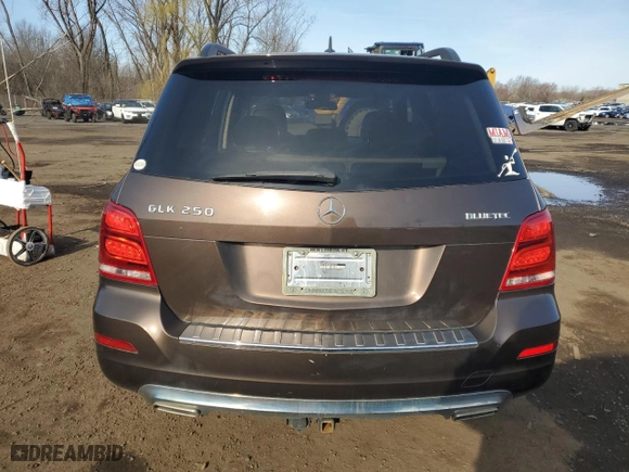 2015 Mercedes-Benz GLK-Class GLK 250 BlueTEC with VIN WDCGG0EB4FG396576, listed as a Copart auction lot 50977745 with 371,293 mi miles and Salvage Title. Bid and sale history available at carsss.com. Image 6.