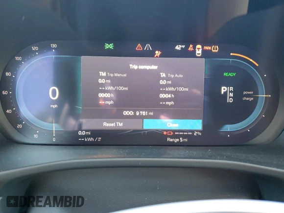 2023 Volvo C40 Ultimate с VIN YV4ED3GM3P2063688, выставлен на аукционе Copart как лот 78669843 с пробегом 9 761 миль миль и . История ставок и продаж доступна на DreamBid. Изображение 9.