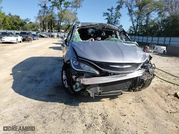 2018 Chrysler Pacifica Touring L with VIN 2C4RC1BGXJR192727, listed as a Copart auction lot 49150055 with 0 mi miles and Non Repairable. Bid and sale history available at carsss.com. Image 14.