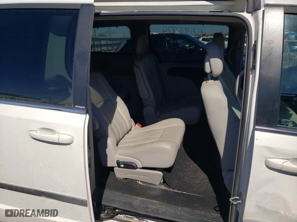 2011 Chrysler Town & Country Touring-L with VIN 2A4RR8DG7BR682400, listed as a Copart auction lot 74193924 with 92,698 mi miles and Salvage Title. Bid and sale history available at carsss.com. Image 11.