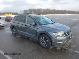 2021 Volkswagen Tiguan S с VIN 3VV1B7AX8MM016874, выставлен на аукционе IAAI как лот 41633090 с пробегом 76 857 миль миль и . История ставок и продаж доступна на DreamBid. Изображение 1.