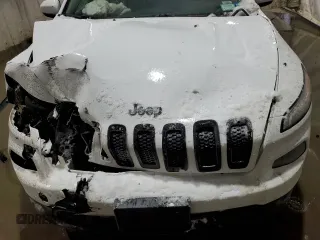 2015 Jeep Cherokee Latitude with VIN 1C4PJMCB8FW515186, listed as a Copart auction lot 44016125 with 165,357 mi miles and Non Repairable. Bid and sale history available at carsss.com. Image 13.