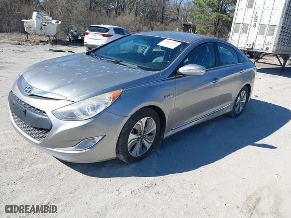 2013 Hyundai Sonata Hybrid Limited with VIN KMHEC4A48DA092427, listed as a IAAI auction lot 41672521 with 127,473 mi miles. Bid and sale history available at carsss.com. Image 2.