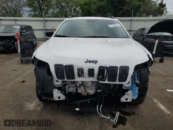2023 Jeep Cherokee Altitude Lux z VIN 1C4PJMMB5PD107823, wystawiony jako Copart lot #57034345 z przebiegiem 4 578 mil mil oraz Szkoda całkowita • Salvage title. Historia ofert i sprzedaży dostępna na DreamBid. Obrazek 5.
