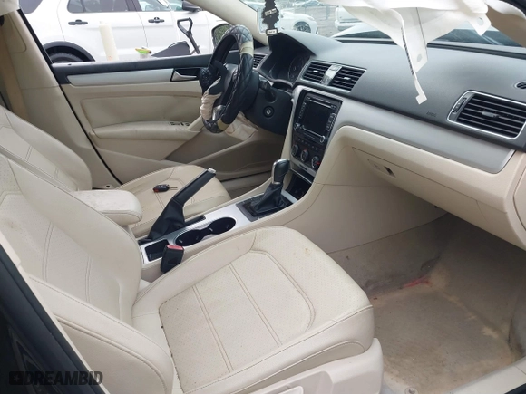 2013 Volkswagen Passat SE w/Sunroof with VIN 1VWBH7A33DC150043, listed as a IAAI auction lot 41411518 with 132,208 mi miles. Bid and sale history available at carsss.com. Image 5.