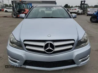 2013 Mercedes-Benz C 250 z VIN WDDGJ4HB8DG000369, wystawiony jako Copart lot #59053675 z przebiegiem 89 217 mil mil oraz Szkoda całkowita • Salvage title. Historia ofert i sprzedaży dostępna na DreamBid. Obrazek 5.