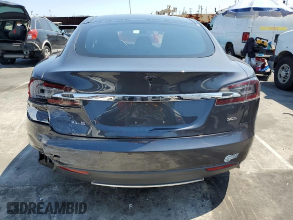 2016 Tesla Model S 90D z VIN 5YJSA1E22GF136325, wystawiony jako Copart lot #65238105 z przebiegiem 182 196 mil mil oraz Szkoda całkowita • Salvage title. Historia ofert i sprzedaży dostępna na DreamBid. Obrazek 6.