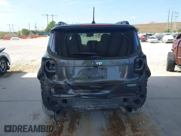 2018 Jeep Renegade Latitude with VIN ZACCJABB5JPG86563, listed as a IAAI auction lot 42109270 with 185,540 mi miles. Bid and sale history available at carsss.com. Image 17.