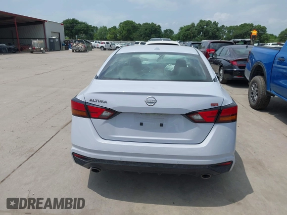 2025 Nissan Altima SR with VIN 1N4BL4CV5SN360634, listed as a IAAI auction lot 42123492 with 6,382 mi miles and . Bid and sale history available at carsss.com. Image 17.