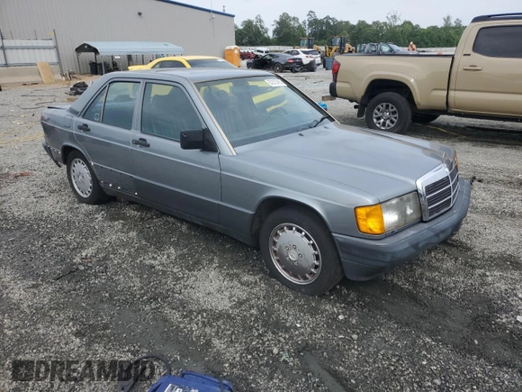 1991 Mercedes-Benz 190 z VIN WDBDA29D3MF767780, wystawiony jako Copart lot #57215785 z przebiegiem 200 216 mil mil oraz Tytuł czysty. Historia ofert i sprzedaży dostępna na DreamBid. Obrazek 4.