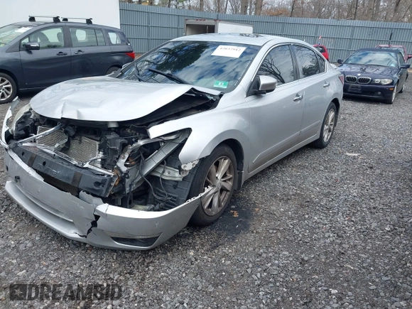 2014 Nissan Altima 2.5 S with VIN 1N4AL3APXEC402242, listed as a IAAI auction lot 42037912 with 140,010 mi miles. Bid and sale history available at carsss.com. Image 2.