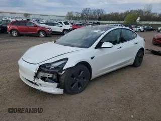 2021 Tesla Model 3 Long Range z VIN 5YJ3E1EBXMF032993, wystawiony jako Copart lot #54448085 z przebiegiem 67 604 mil mil oraz Czysty tytuł • Clean title. Historia ofert i sprzedaży dostępna na DreamBid. Obrazek 1.