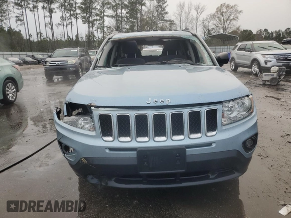 2013 Jeep Compass Latitude with VIN 1C4NJDEB8DD189709, listed as a Copart auction lot 86598874 with 170,041 mi miles and Salvage Title. Bid and sale history available at carsss.com. Image 5.