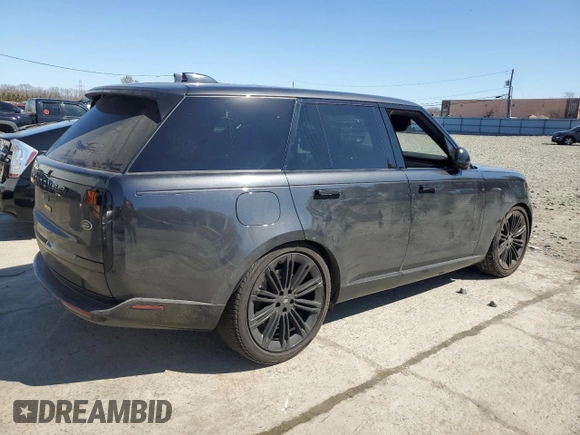 2023 Land Rover Range Rover SE z VIN SALKP9E70PA031776, wystawiony jako Copart lot #47582265 z przebiegiem Nie podano mil oraz Szkoda całkowita • Salvage title. Historia ofert i sprzedaży dostępna na DreamBid. Obrazek 3.
