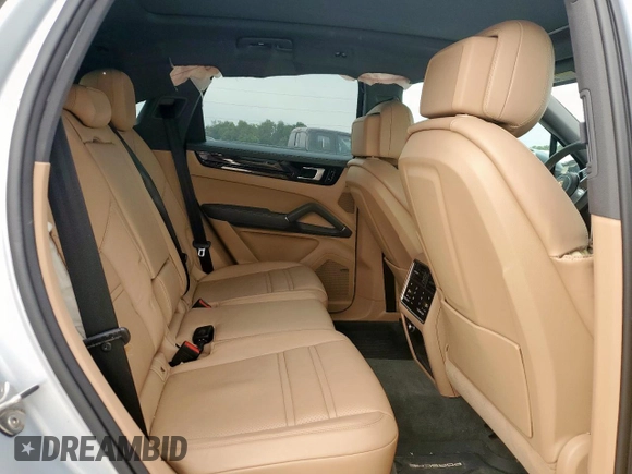 2019 Porsche Cayenne z VIN WP1AA2AY7KDA10147, wystawiony jako Copart lot #57171955 z przebiegiem 45 446 mil mil oraz Czysty tytuł • Clean title. Historia ofert i sprzedaży dostępna na DreamBid. Obrazek 11.