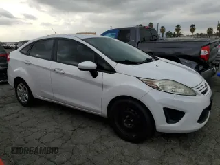 2012 Ford Fiesta S z VIN 3FADP4AJ3CM129398, wystawiony jako Copart lot #44928185 z przebiegiem 175 262 mil mil oraz Czysty tytuł • Clean title. Historia ofert i sprzedaży dostępna na DreamBid. Obrazek 4.