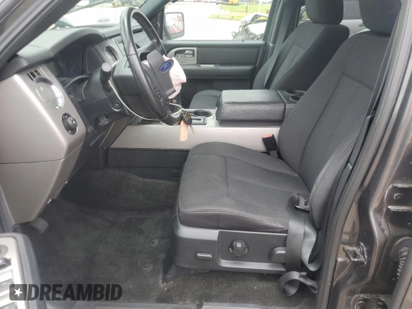 2017 Ford Expedition XLT z VIN 1FMJU1JT1HEA36815, wystawiony jako Copart lot #58164315 z przebiegiem 127 253 mil mil oraz Czysty tytuł • Clean title. Historia ofert i sprzedaży dostępna na DreamBid. Obrazek 7.