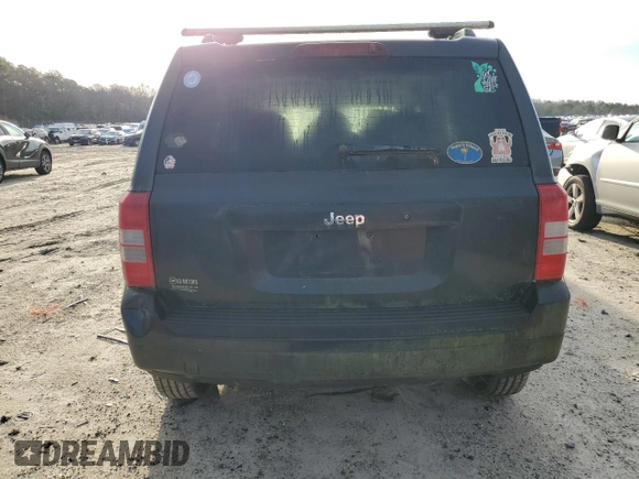 2014 Jeep Patriot Sport z VIN 1C4NJPBA9ED522370, wystawiony jako Copart lot #47195645 z przebiegiem Nie podano mil oraz Czysty tytuł • Clean title. Historia ofert i sprzedaży dostępna na DreamBid. Obrazek 6.