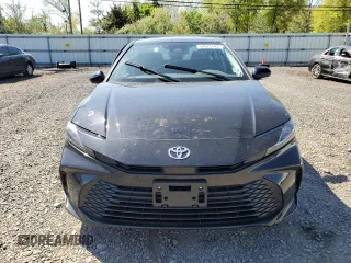 2025 Toyota Camry LE z VIN 4T1DAACK9SU117570, wystawiony jako Copart lot #54975145 z przebiegiem 2385 mil mil oraz Szkoda całkowita • Salvage title. Historia ofert i sprzedaży dostępna na DreamBid. Obrazek 5.