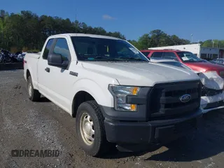 2016 Ford F-150 XLT with VIN 1FTEX1E89GFA95834, listed as a IAAI auction lot 41986995 with 153,202 mi miles. Bid and sale history available at carsss.com. Image 1.