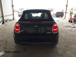 2019 MINI Convertible Cooper с VIN WMWWG5C5XK3H08526, выставлен на аукционе IAAI как лот 41623619 с пробегом 53 474 миль миль и . История ставок и продаж доступна на DreamBid. Изображение 16.