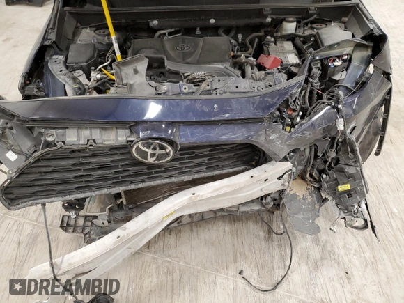 2021 Toyota RAV4 XLE with VIN 2T3W1RFV7MW133029, listed as a Copart auction lot 47130625 with 42,492 mi miles and Salvage Title. Bid and sale history available at carsss.com. Image 12.