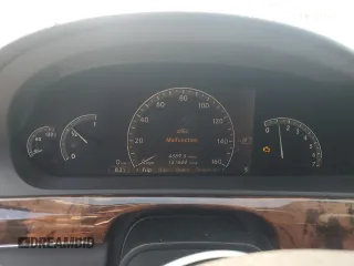 2007 Mercedes-Benz S 550 z VIN WDDNG71X77A082244, wystawiony jako Copart lot #59177585 z przebiegiem 151 644 mil mil oraz Czysty tytuł • Clean title. Historia ofert i sprzedaży dostępna na DreamBid. Obrazek 9.