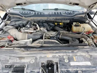 2019 Ford F-350 XL z VIN 1FD8W3GT9KEG78069, wystawiony jako Copart lot #58207075 z przebiegiem 105 315 mil mil oraz Czysty tytuł • Clean title. Historia ofert i sprzedaży dostępna na DreamBid. Obrazek 11.
