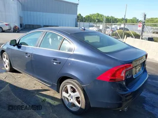 2013 Volvo S60 T5 Premier with VIN YV1612FS5D2189034, listed as a IAAI auction lot 42055704 with 134,225 mi miles. Bid and sale history available at carsss.com. Image 3.