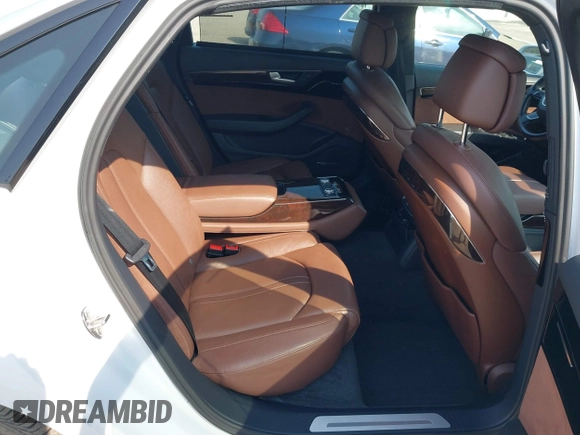 2015 Audi A8 3.0T z VIN WAU3GAFD4FN020897, wystawiony jako IAAI lot #42480222 z przebiegiem 68 894 mil mil oraz . Historia ofert i sprzedaży dostępna na DreamBid. Obrazek 8.