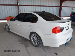 2011 BMW 3 Series 328i с VIN WBAPH5C50BA440919, выставлен на аукционе IAAI как лот 42494376 с пробегом 118 877 миль миль и . История ставок и продаж доступна на DreamBid. Изображение 3.