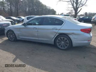 2019 BMW 5 Series 530i xDrive z VIN WBAJA7C52KWW48938, wystawiony jako IAAI lot #41588191 z przebiegiem 50 052 mil mil oraz . Historia ofert i sprzedaży dostępna na DreamBid. Obrazek 14.