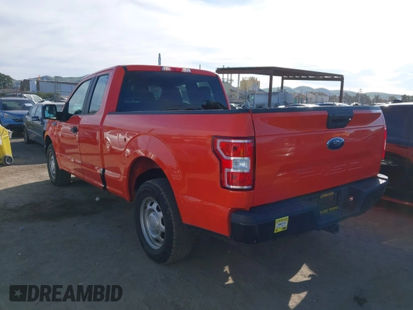 2019 Ford F-150 XL z VIN 1FTEX1C58KKE18358, wystawiony jako IAAI lot #41675683 z przebiegiem 220 646 mil mil oraz . Historia ofert i sprzedaży dostępna na DreamBid. Obrazek 3.