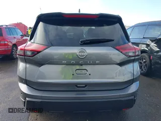 2025 Nissan Rogue SV with VIN JN8BT3BA5SW005433, listed as a IAAI auction lot 41547608 with 516 mi miles. Bid and sale history available at carsss.com. Image 17.