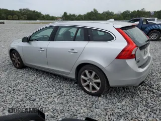 2016 Volvo V60 T5 Drive-E Premier with VIN YV140MEK5G1290897, listed as a Copart auction lot 56421405 with 165,600 mi miles and Clean Title. Bid and sale history available at DreamBid. Image 2.