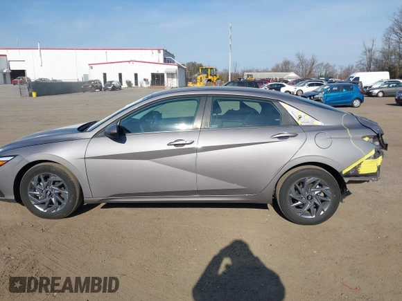 2024 Hyundai Elantra SEL with VIN KMHLM4DG6RU752707, listed as a IAAI auction lot 41771224 with 13,638 mi miles. Bid and sale history available at carsss.com. Image 14.